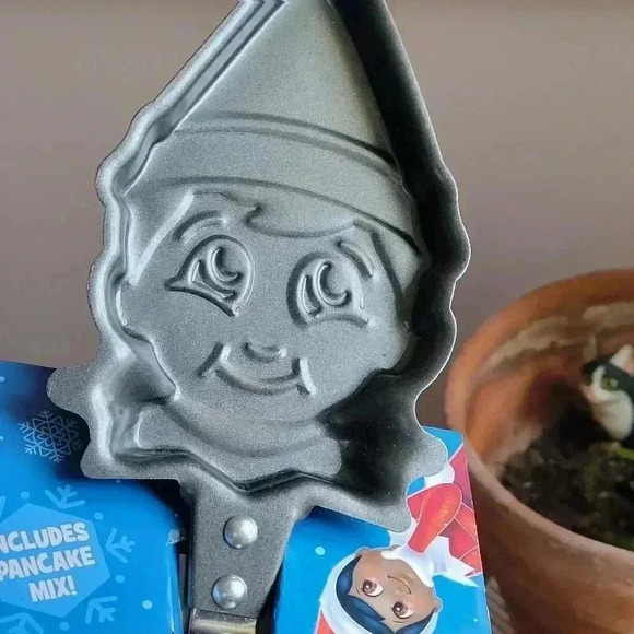 Elf On The Shelf Skillet Set with Pancake Mix Christmas Breakfast By 05/2021 - Picture 5 of 8